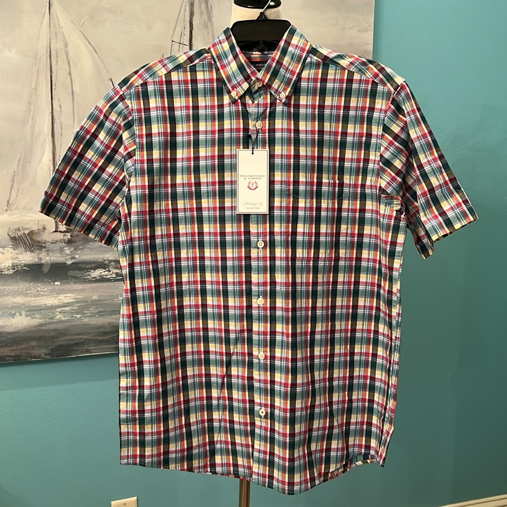 NWT Roundtree & Yorke Short Sleeve Button Down Shirt, Small